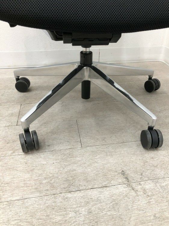 コクヨAIRFORT2(エアフォート2)シリーズ 可動肘付エアフォート2チェア 商品画像21