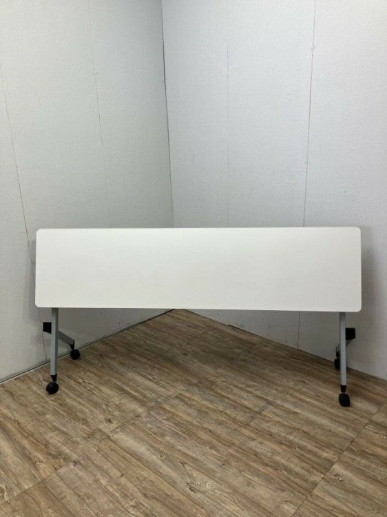 イトーキHXシリーズ 1800サイドスタックテーブル 商品画像1