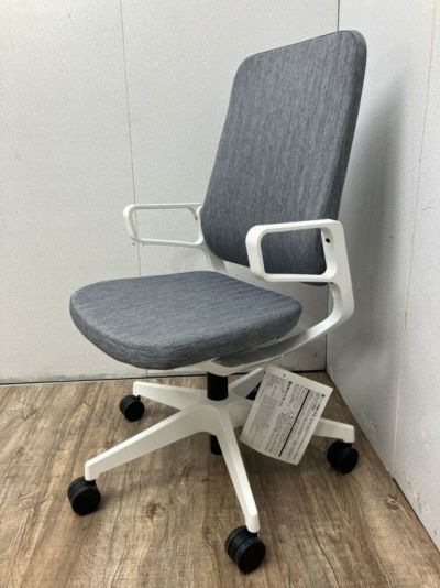 イトーキ肘付きレヴィチェア 商品画像1