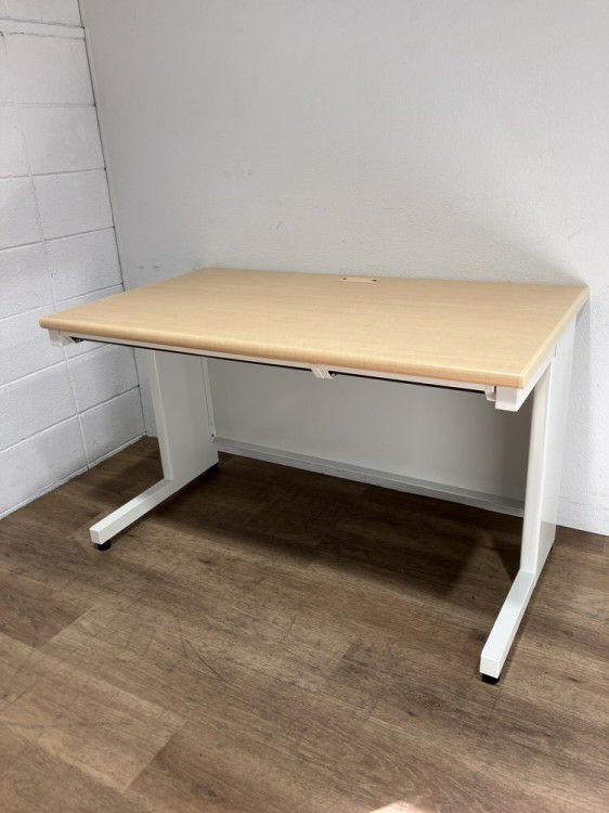 プラスフラットラインシリーズ 1200平デスク 商品画像1