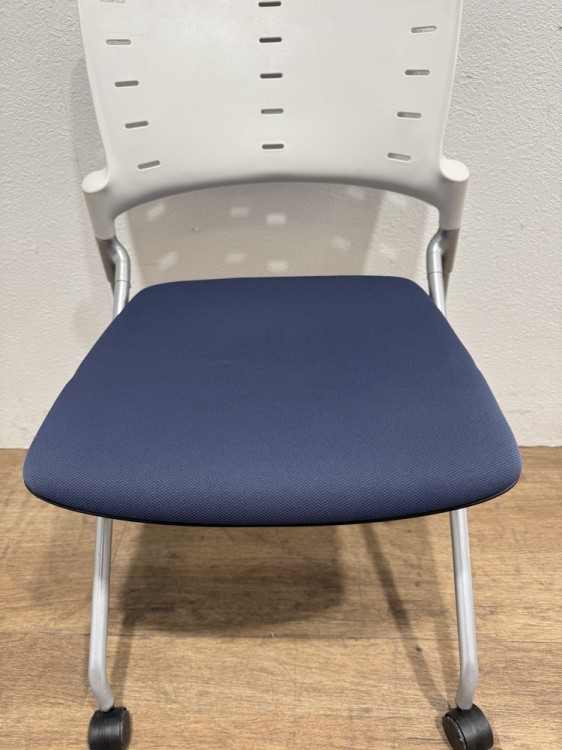 イトーキマノス(MANOSS)シリーズ ネスティングチェア 商品画像5