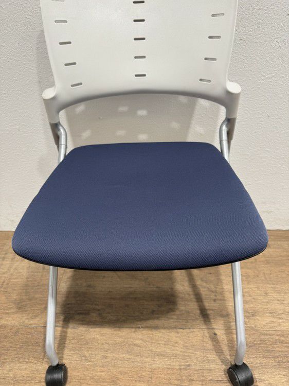 イトーキマノス(MANOSS)シリーズ ネスティングチェア 商品画像5