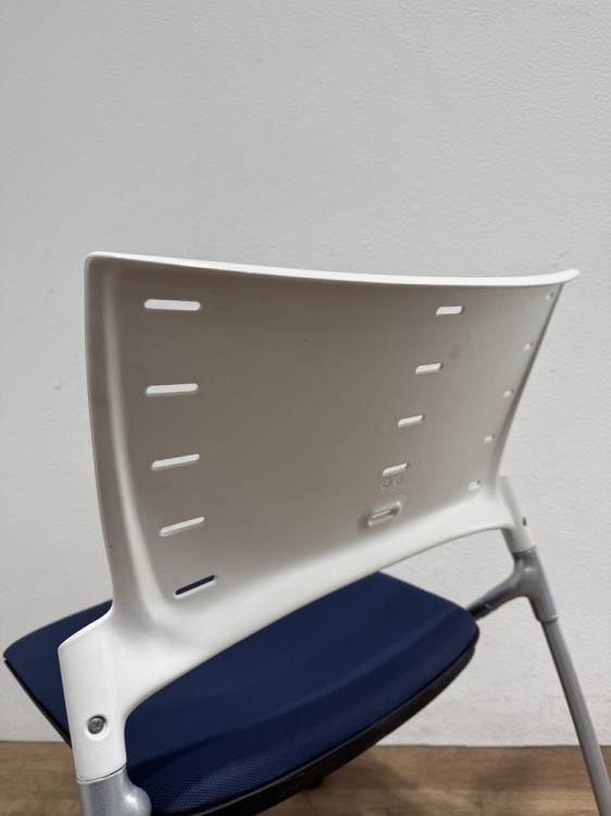 イトーキマノス(MANOSS)シリーズ ネスティングチェア 商品画像7