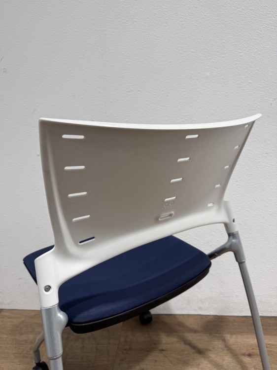 イトーキマノス(MANOSS)シリーズ ネスティングチェア 商品画像8