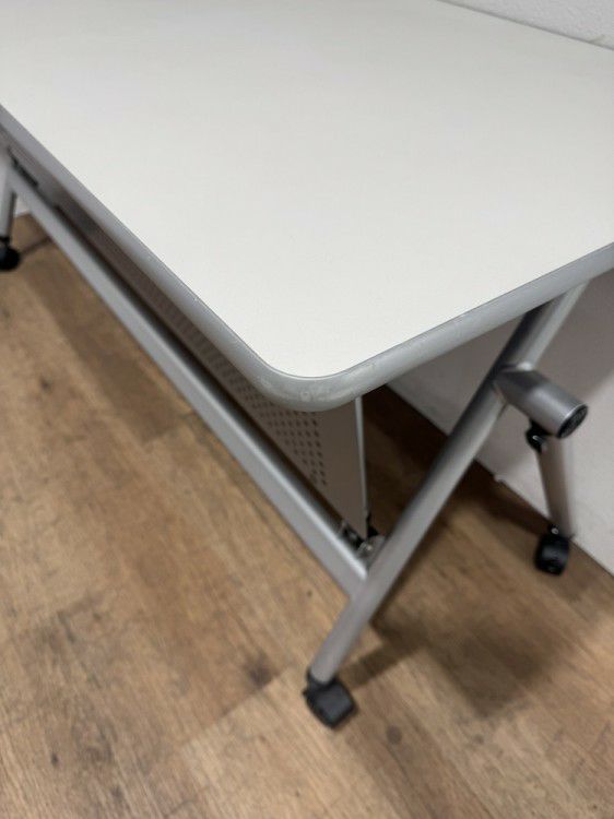 イトーキNX(エヌエックス)シリーズ 平行スタックテーブル 商品画像3