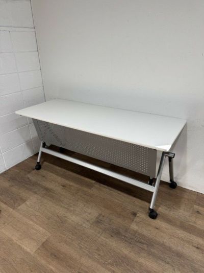 イトーキNX(エヌエックス)シリーズ 平行スタックテーブル 商品画像1