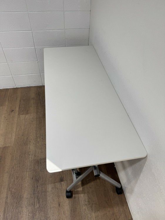 イトーキNX(エヌエックス)シリーズ 平行スタックテーブル 商品画像2