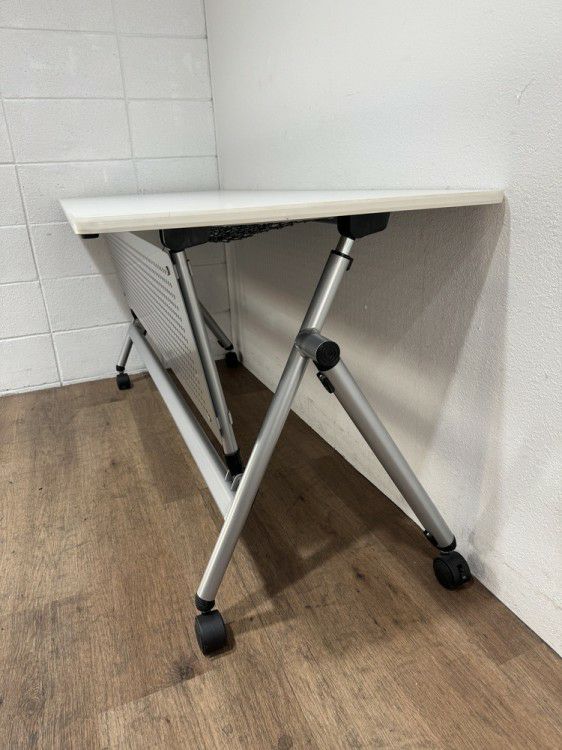 イトーキNX(エヌエックス)シリーズ 平行スタックテーブル 商品画像4