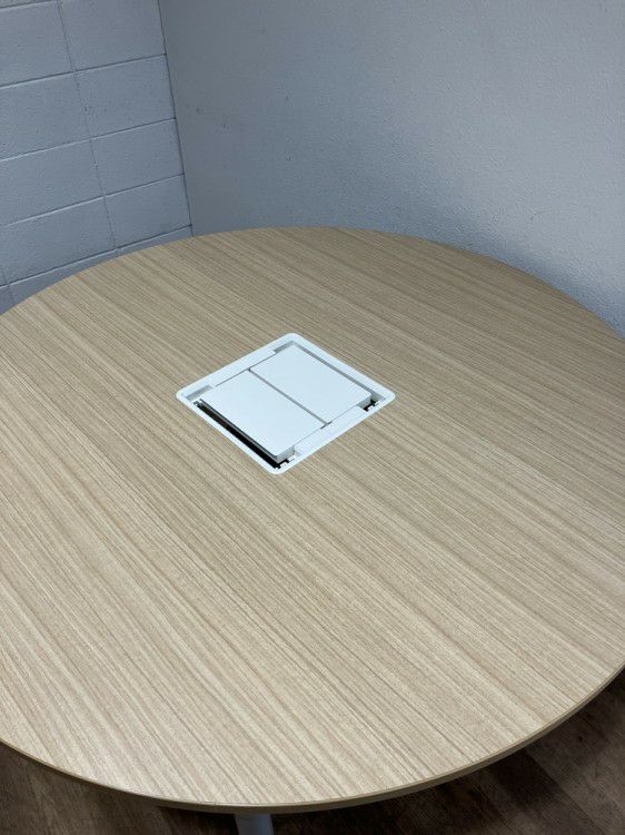 イトーキアクトリンクシリーズ 1200丸テーブル 商品画像2