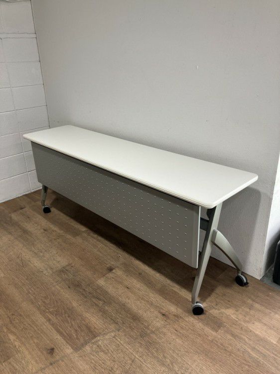 ウチダ（内田洋行）平行スタックテーブル 商品画像1