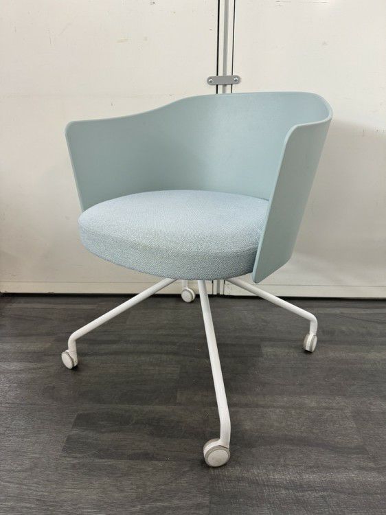 コクヨCOODE（コーデ）シリーズ ミーティングチェア 商品画像1