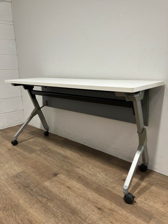 オカムラフラプターシリーズ 平行スタックテーブル 商品画像2