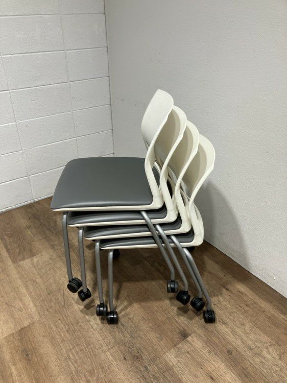 コクヨスタッキングチェア 商品画像9