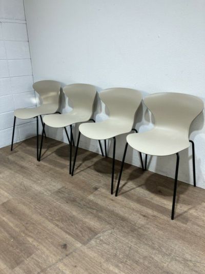 ADALスタッキングチェア4脚セット 商品画像1