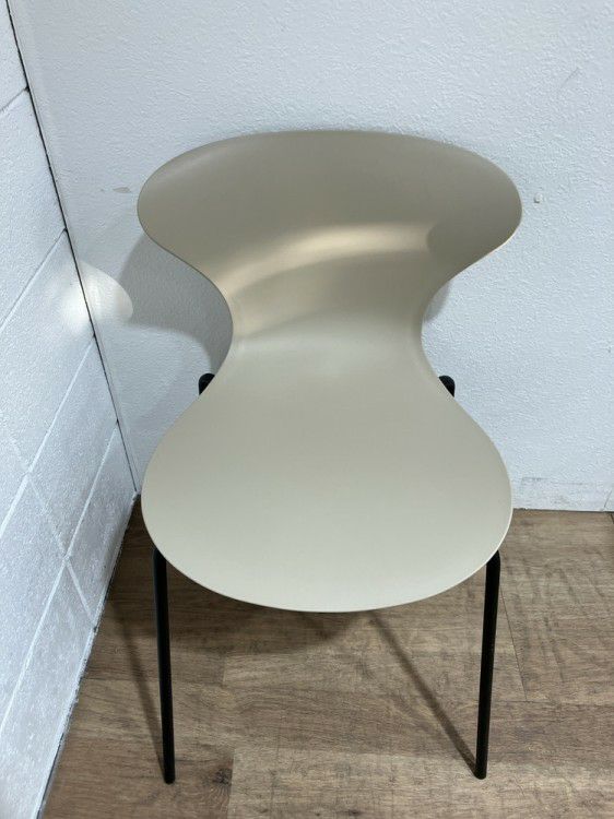 ADALスタッキングチェア4脚セット 商品画像2