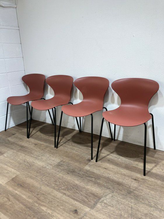 ADALスタッキングチェア4脚セット 商品画像1