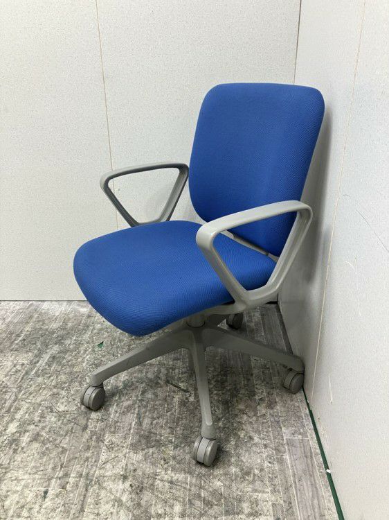 オカムラCG-Rチェア 固定肘付CG-Rチェア 商品画像1