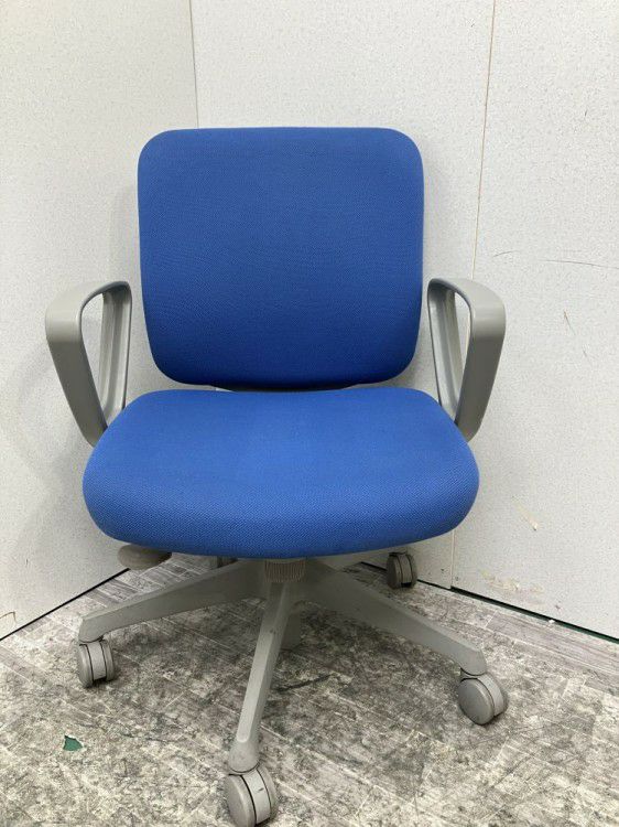 オカムラCG-Rチェア 固定肘付CG-Rチェア 商品画像2