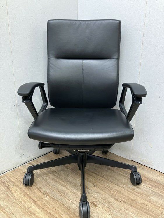 オカムラDuke(デューク)シリーズ 固定肘付デュークチェア 商品画像2