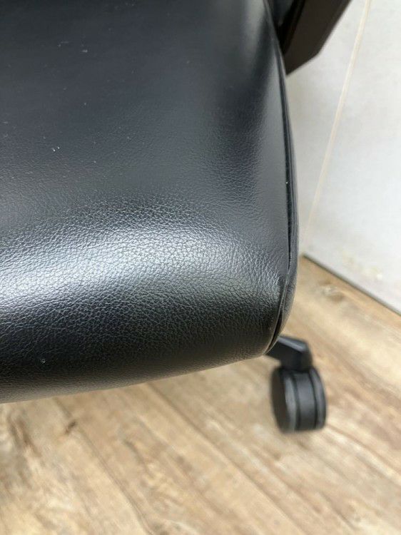 オカムラDuke(デューク)シリーズ 固定肘付デュークチェア 商品画像8