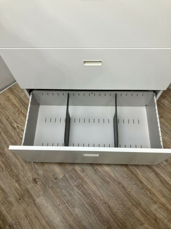 イトーキシンラインシリーズ 天板付3段ラテラル書庫 商品画像4