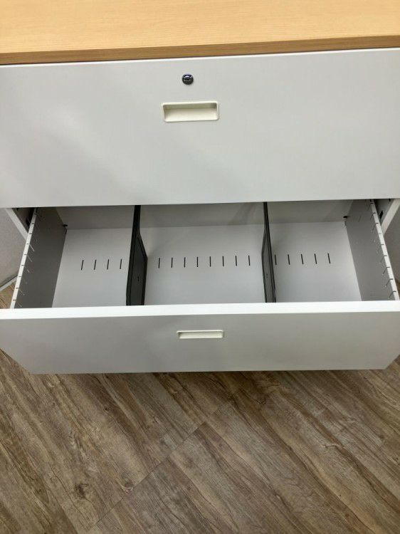 イトーキシンラインシリーズ 天板付3段ラテラル書庫 商品画像5