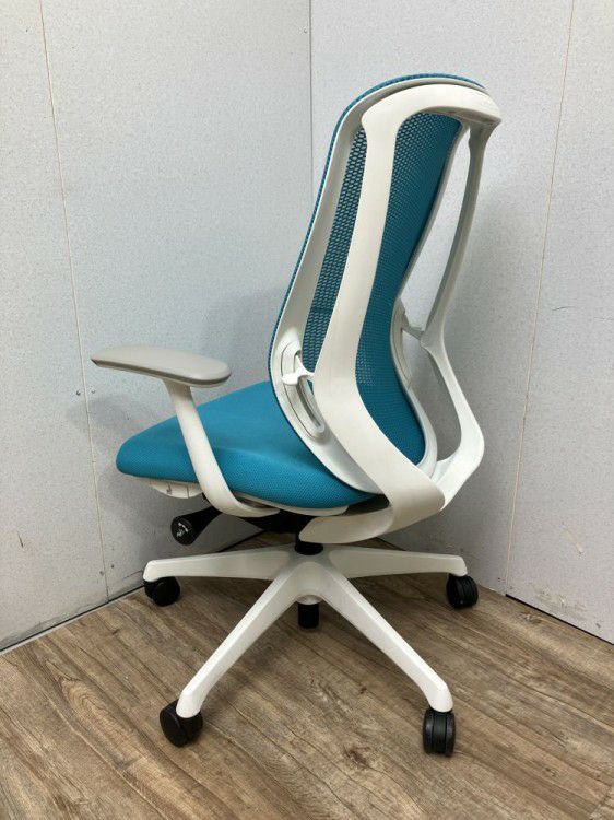 オカムラSylphy(シルフィー)チェア 肘付きシルフィーチェア 商品画像6