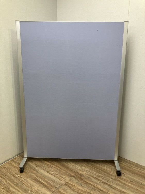 オカムラ自立パーテーション 商品画像1