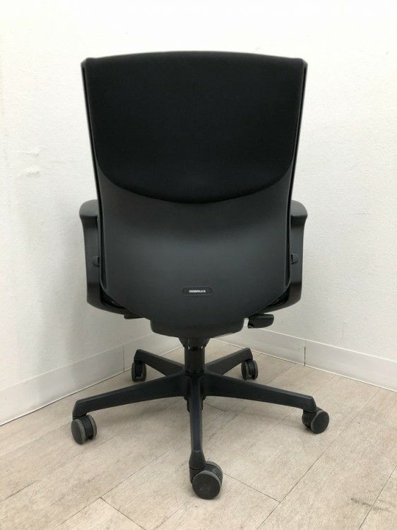 オカムラESCUDO(エスクード)チェア 可動肘付エスクードチェア 商品画像5