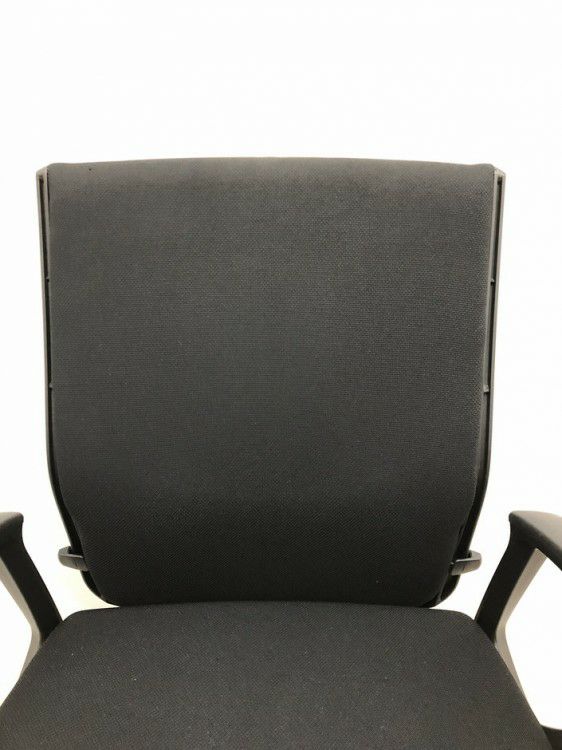 オカムラESCUDO(エスクード)チェア 可動肘付エスクードチェア 商品画像7