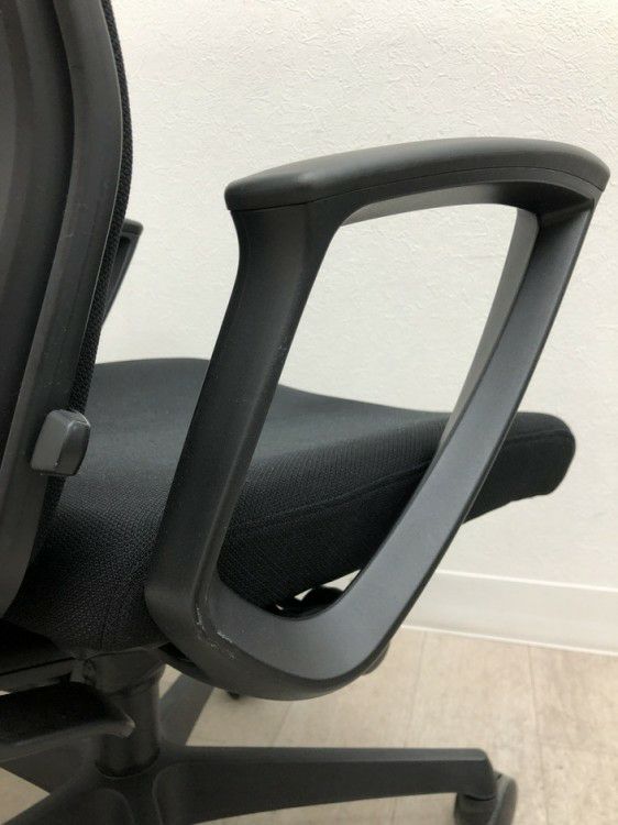 オカムラESCUDO(エスクード)チェア 可動肘付エスクードチェア 商品画像17