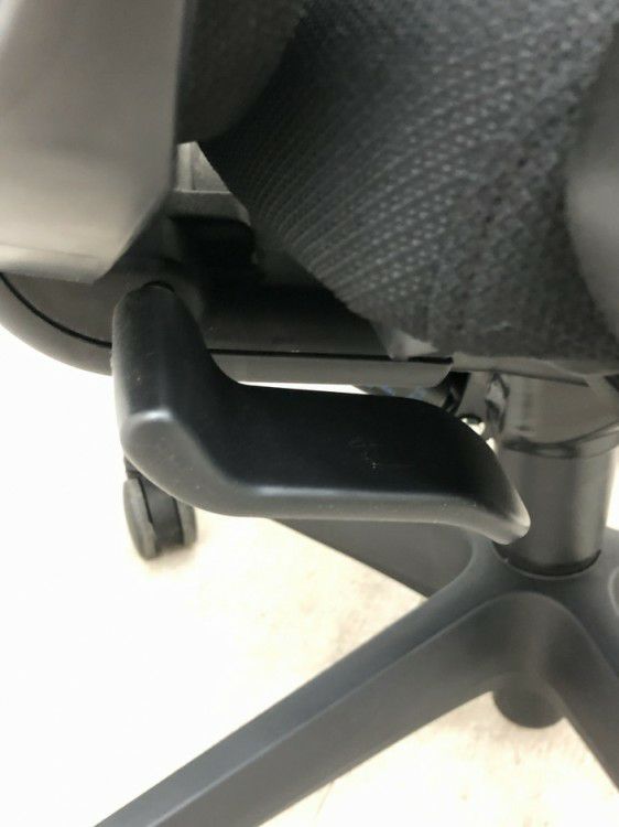 オカムラESCUDO(エスクード)チェア 可動肘付エスクードチェア 商品画像18