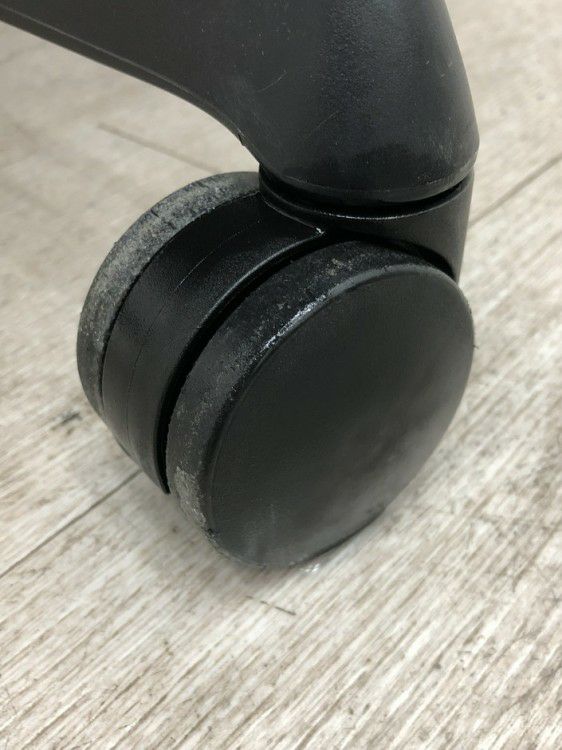 オカムラESCUDO(エスクード)チェア 可動肘付エスクードチェア 商品画像20