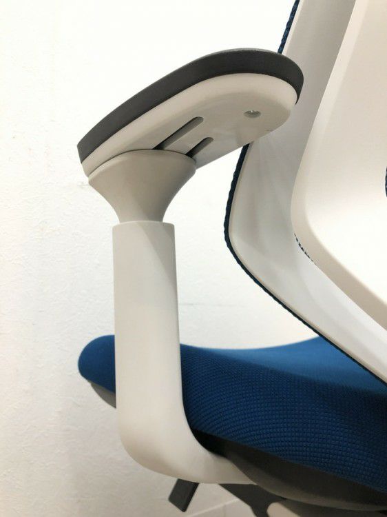 コクヨDuora(デュオラ)チェア 可動肘付デュオラチェア 商品画像15