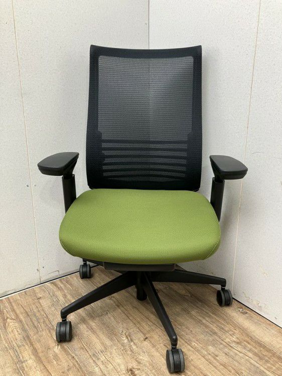 コクヨBezel(ベゼル)チェア 可動肘付ベゼルチェア 商品画像2