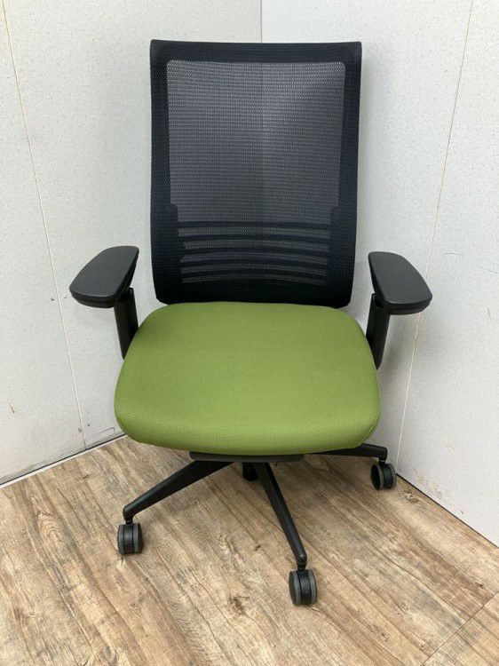 コクヨBezel(ベゼル)チェア 可動肘付ベゼルチェア 商品画像3