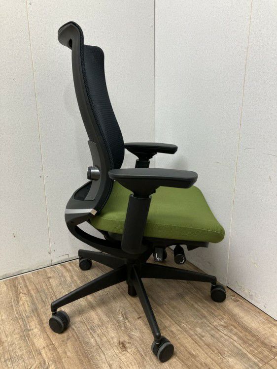 コクヨBezel(ベゼル)チェア 可動肘付ベゼルチェア 商品画像4