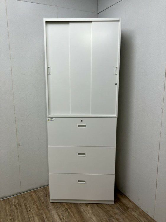 イトーキシンラインシリーズ 3段ラテラル・3扉引違い上下書庫 商品画像1