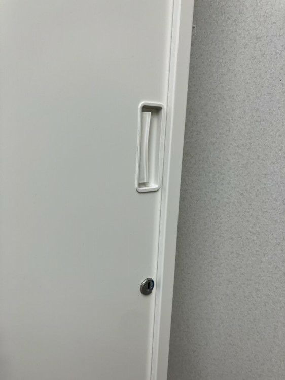 イトーキシンラインシリーズ 3段ラテラル・3扉引違い上下書庫 商品画像7