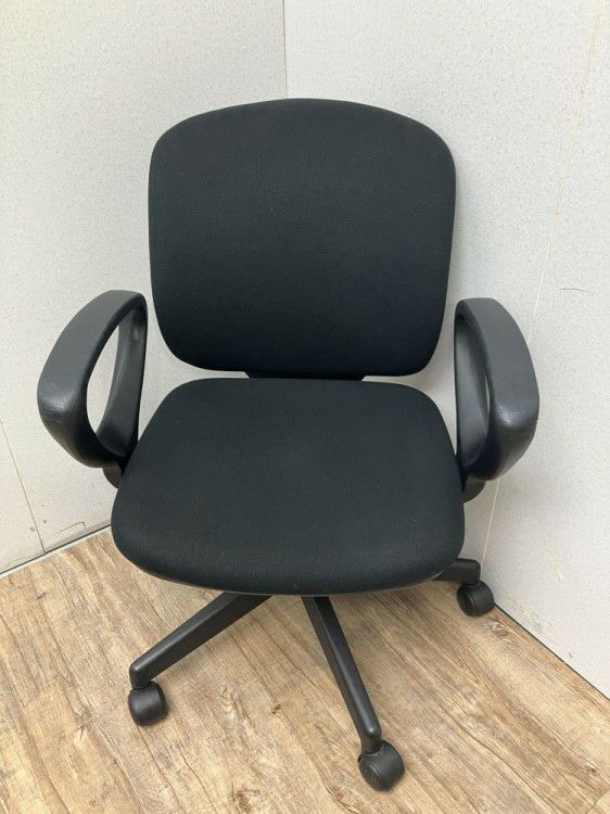 プラスPresea(プリセア)シリーズ 固定肘付プリセアチェア 商品画像3