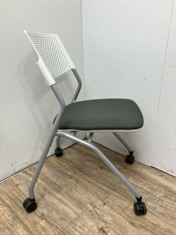 ウチダ（内田洋行）ネスティングチェア 商品画像4