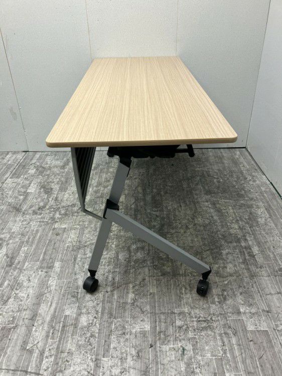 イトーキHXシリーズ 1500サイドスタックテーブル 商品画像3