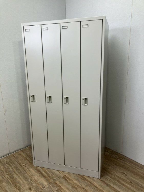 オカムラFZタイプシリーズ 4人用ロッカー 商品画像1