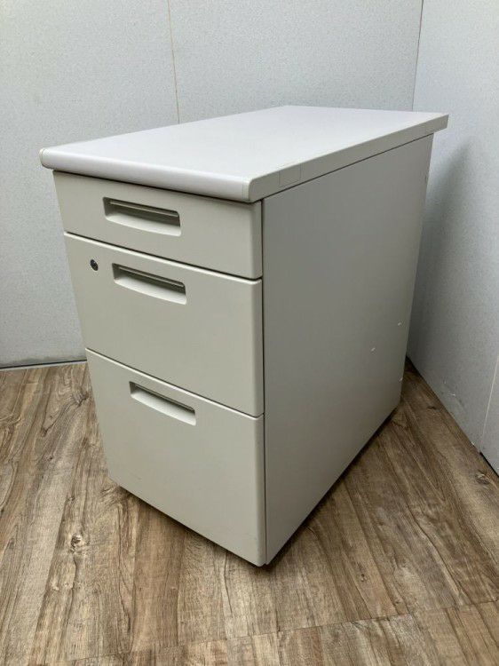 コクヨBSシリーズ 3段脇机 商品画像1