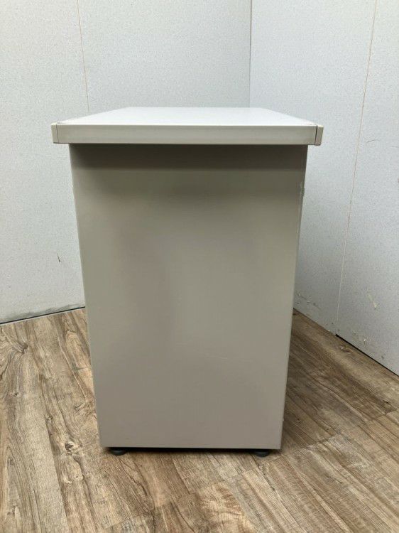 コクヨBSシリーズ 3段脇机 商品画像4