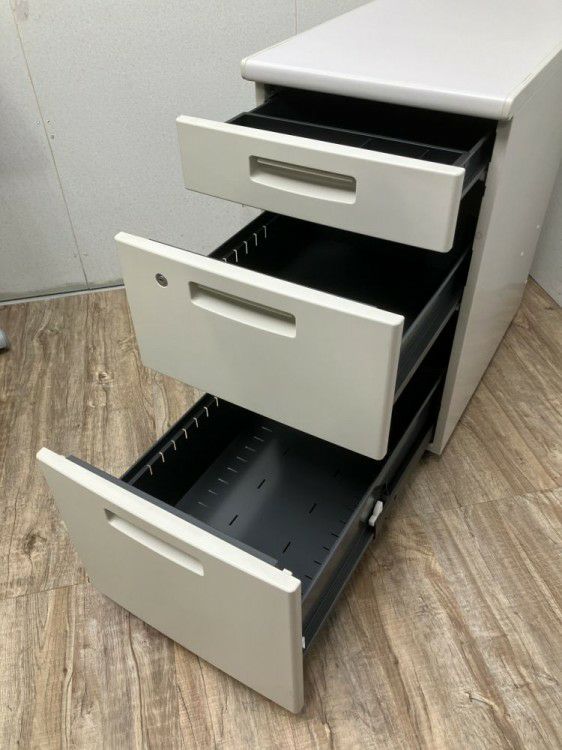 コクヨBSシリーズ 3段脇机 商品画像5