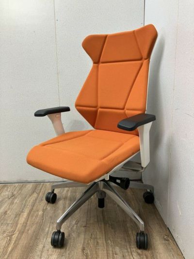 イトーキ可動肘付フリップフラップチェア 商品画像1