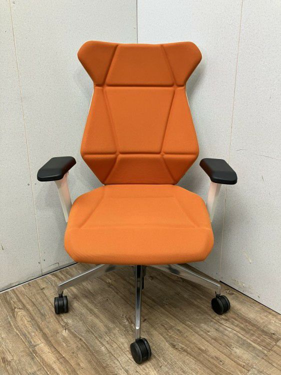 イトーキ可動肘付フリップフラップチェア 商品画像2