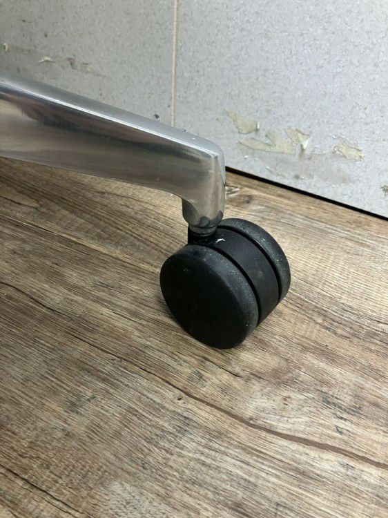 イトーキ可動肘付フリップフラップチェア 商品画像10