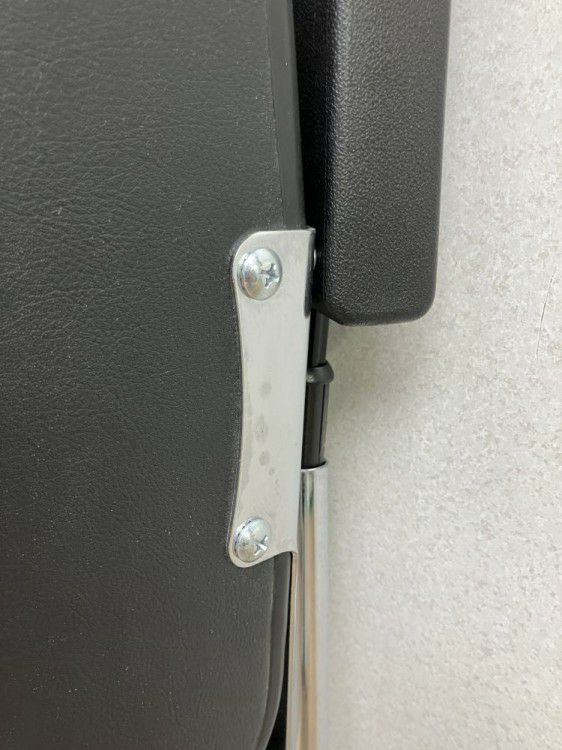 コクヨ肘付折りたたみイス 商品画像9